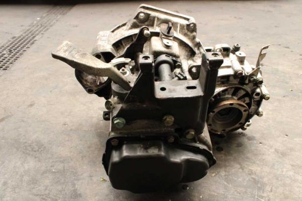 BOITE DE VITESSE VW POLO 9N , AUDI... / SEAT ... / SKODA... 1.4TDI ( 5VITESSES ) CODE EWR - Vue 5